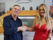 Elstor Desbessell assume presidência do Legislativo