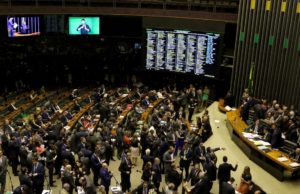 Câmara aprova projeto para enfrentar coronavírus