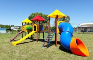 Cores dão vida aos educandários