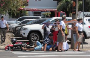 Acidente deixa motociclista ferido