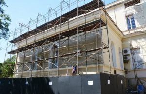 Lateral do prédio da prefeitura está em fase de finalização