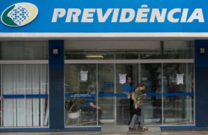 INSS começa a pagar hoje 13º salário de aposentados e pensionistas