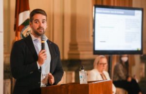 Governador flexibiliza abertura do comércio no interior