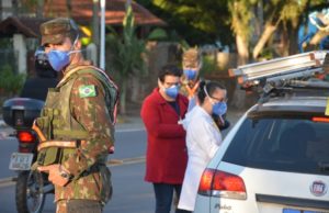 Mais de 600 pessoas passaram pela triagem pela manhã