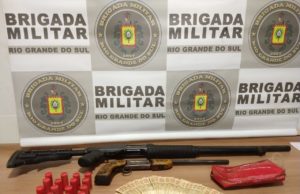 Brigada Militar prende suspeitos de roubo contra caminhão
