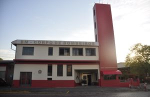 Bombeiros retomam atividades contra incêndios