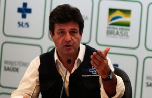 Mandetta é demitido por Bolsonaro do cargo de ministro da Saúde