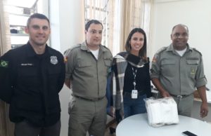 Delegacia Penitenciária entrega máscaras para BM e PRE