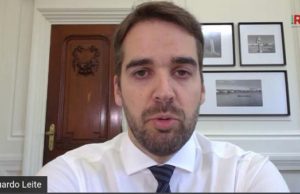 Leite anuncia antecipação de férias e retorno das aulas só em junho na rede pública do RS