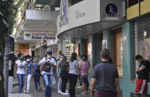 Felicidade do brasileiro cai em meio a pandemia