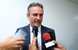 Bolsonaro nomeia secretário da Abin para a direção-geral da PF
