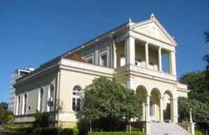 Gabinete de Emergências irá dialogar hoje com representantes das categorias restaurante, igreja e clube