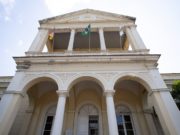 Gabinete de Emergências mantém regras para restaurantes, clubes e instituições religiosas