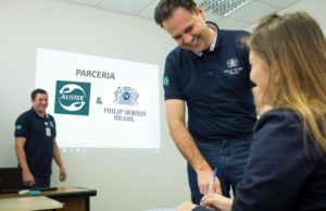 Philip Morris lança programa para apoiar colaboradores diante de isolamento social