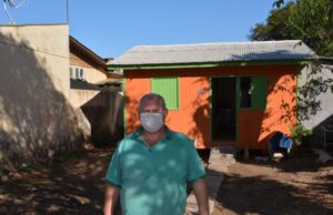 Santa Cruz: doações de móveis e materiais de construção beneficiam famílias