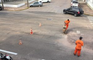 Motoristas devem ter atenção na Rua Carlos Trein Filho