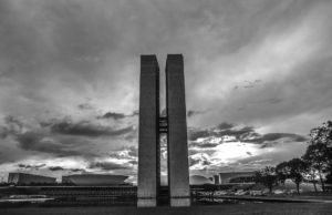 Congresso Nacional decreta luto de três dias por mortes por covid-19