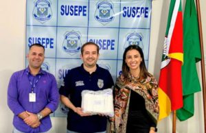 Delegacia Penitenciária doa máscaras para BM e IGP