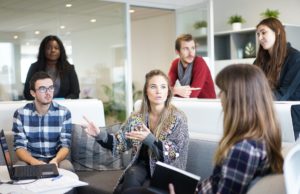 Liderança motivadora ainda é uma carência, aponta pesquisa