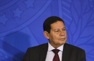 Vice-presidente Hamilton Mourão testa positivo para Covid-19