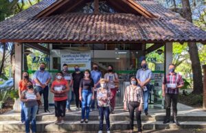 CDL realiza entrega de prêmios do sorteio de Dia dos Namorados