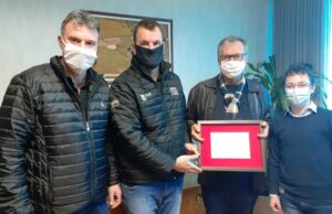 Dupont: Licério faz entrega de placa comemorativa