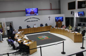 Câmara aprova manutenção dos salários para a próxima Legislatura