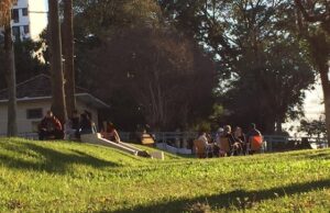 Cidadãos voltam a usar praças em Santa Cruz