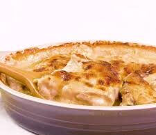 Frango assado ao molho de maionese verde