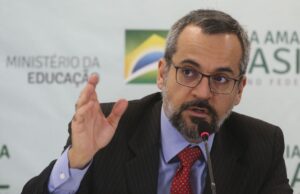 Abraham Weintraub anuncia saída do Ministério da Educação