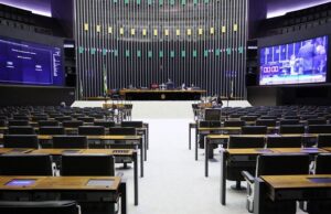 Adiamento das eleições municipais para novembro é aprovado na Câmara