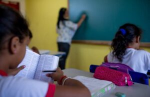 Governo do Estado abre consulta sobre retorno presencial das aulas