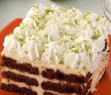 Pavê de chocolate com limão e chantilly