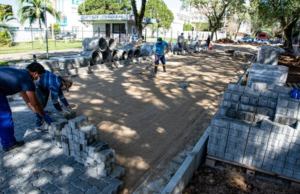 Primeiro trecho do Calçadão já começa a receber bloquetes