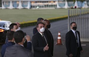 Bolsonaro defende protocolo de tratamento precoce contra Covid-19