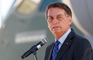 Bolsonaro sanciona lei que cria linha de crédito para autônomos