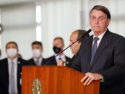 Bolsonaro fala em estender auxílio emergencial até o final do ano