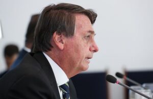 “O governo jamais congelará salários de aposentados”, afirma Bolsonaro