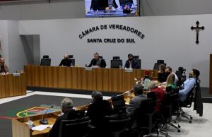 Vereadores derrubam veto ao projeto que preserva o paralelepípedo defronte à Catedral