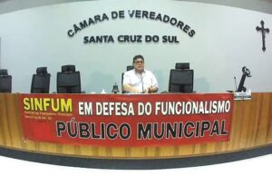 Candidatos a prefeito apresentam propostas a servidores públicos