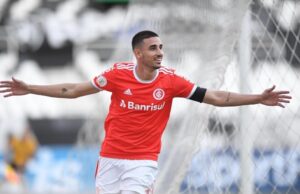 Thiago Galhardo se apresenta à Seleção Brasileira