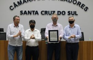 Homenagem na despedida de três recordistas de mandatos