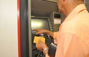 Bancos abrem de manhã na véspera do Natal