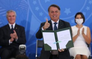 Governo destina R$ 20 bi para vacinação da população contra Covid-19