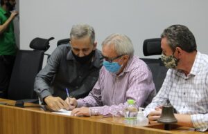 Carlão assume como prefeito de Santa Cruz do Sul