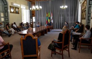 Carlão realiza reunião com o primeiro escalão do governo