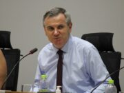Elstor Dessbessell promulga lei da liberdade econômica