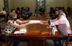 Governo entrega relatórios aos integrantes da nova gestão