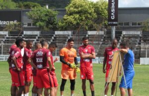 Santa Cruz decide classificação nos Plátanos