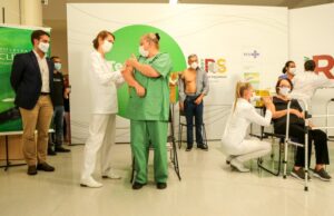 Cinco gaúchos recebem juntos as primeiras doses da vacina contra Covid-19 no RS